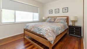 2 chambres, fer et planche à repasser