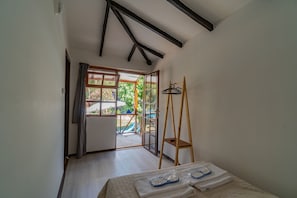 Deluxe Quadruple Room | Interior detail