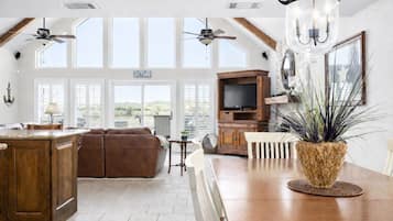 Una Smart TV, una chimenea, Netflix, libros