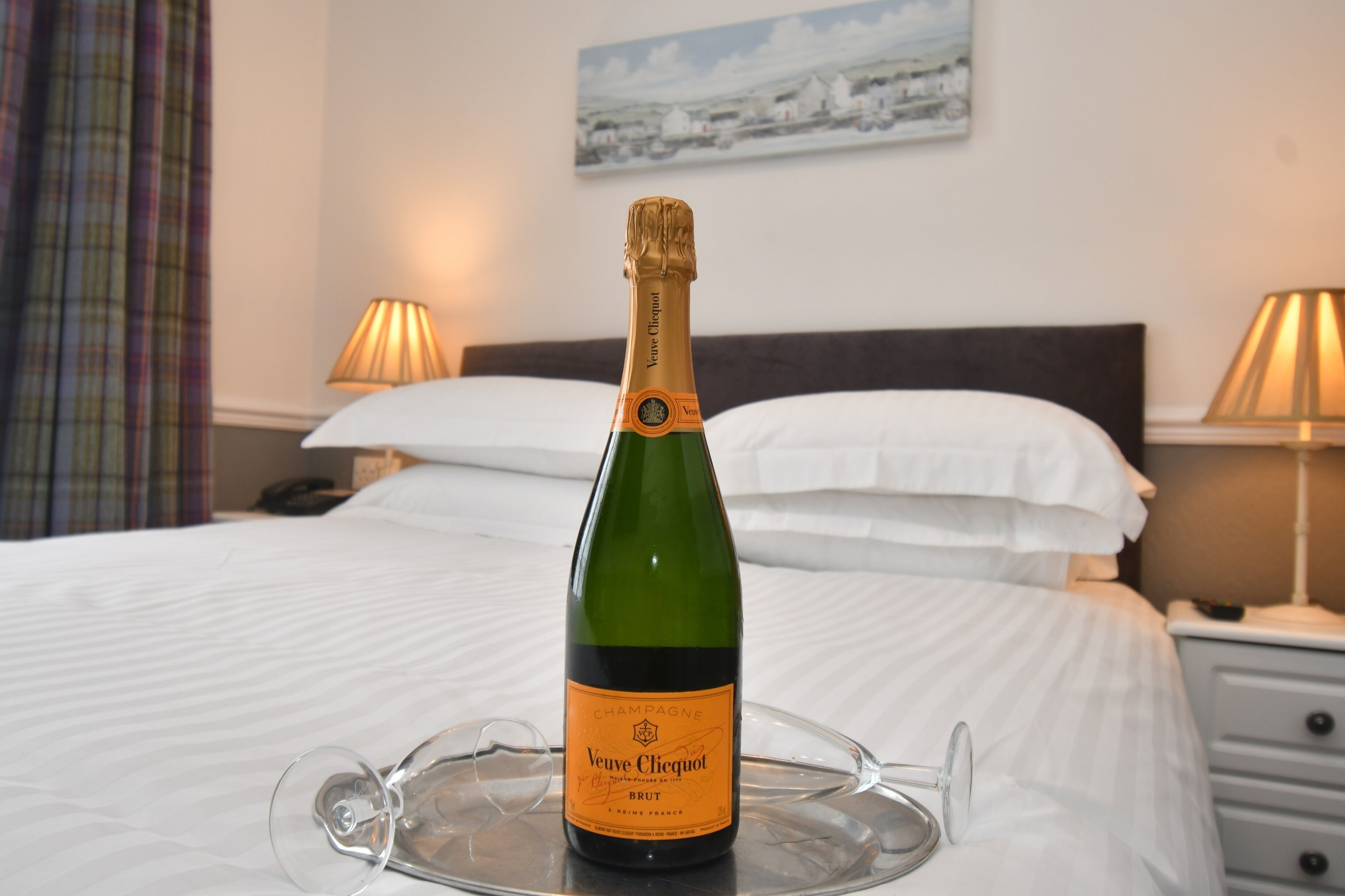 Free WiFi, bed sheets