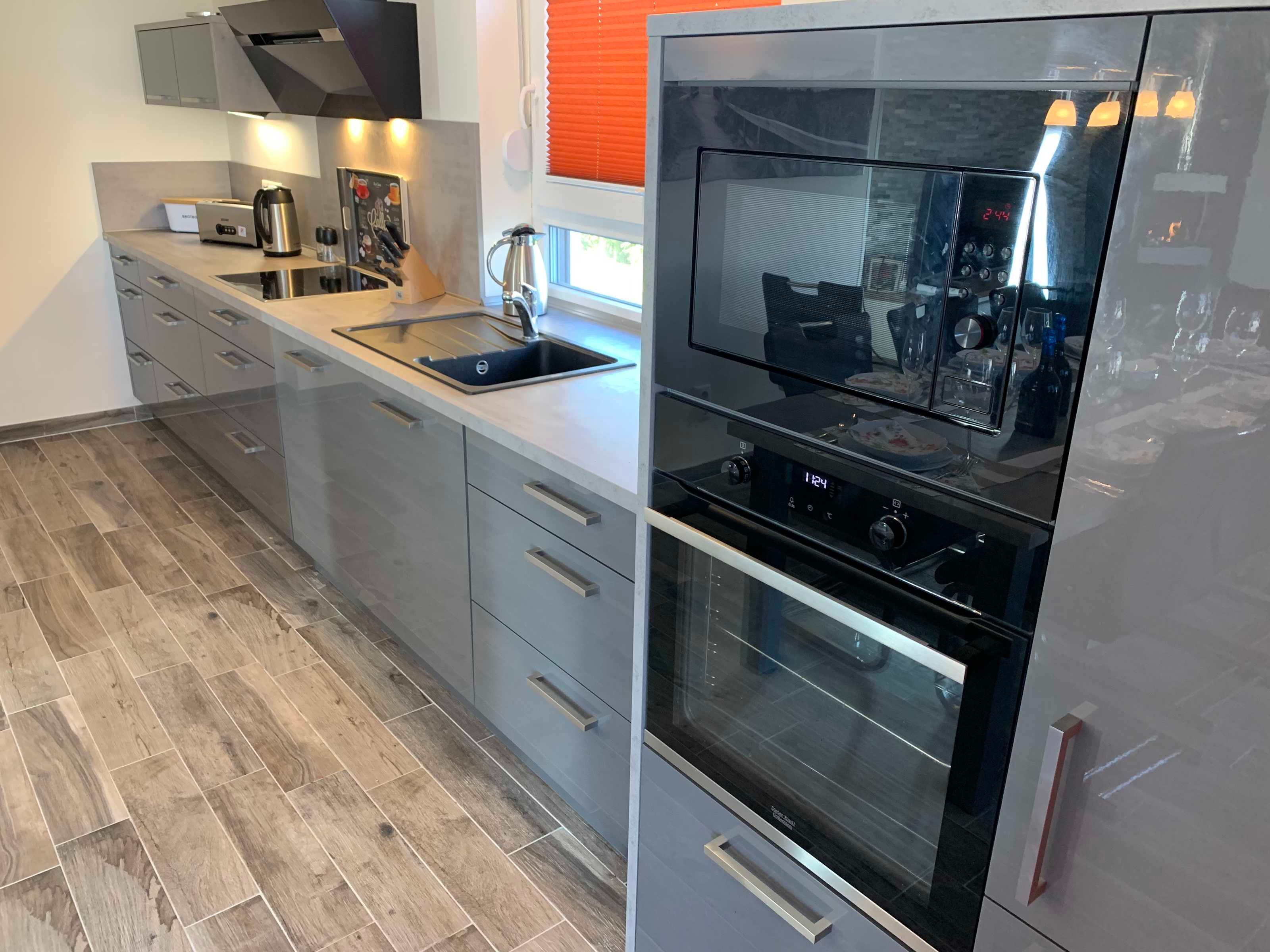 Réfrigérateur, micro-ondes, four, lave-vaisselle