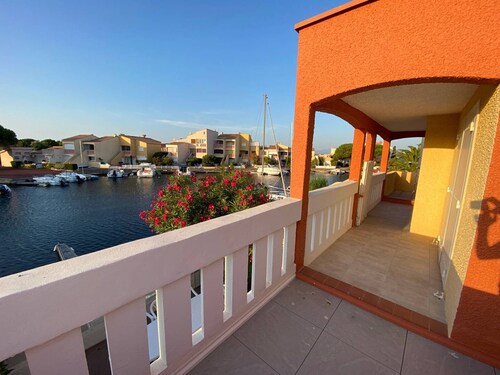 5-Bedroom Marina with A/C, Pool, Private Pontoon, Sleeps 8 - Port Barcarès