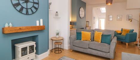 Cottage | Living area