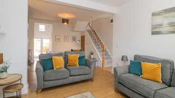 Cottage | Living area