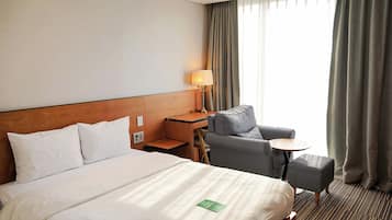 Articles gratuits dans le mini-bar, rideaux occultants