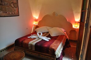 5 bedrooms, iron/ironing board, free WiFi, bed sheets - MOHAJER RIAD HOUSE IN THE MEDINA (Essaouira)