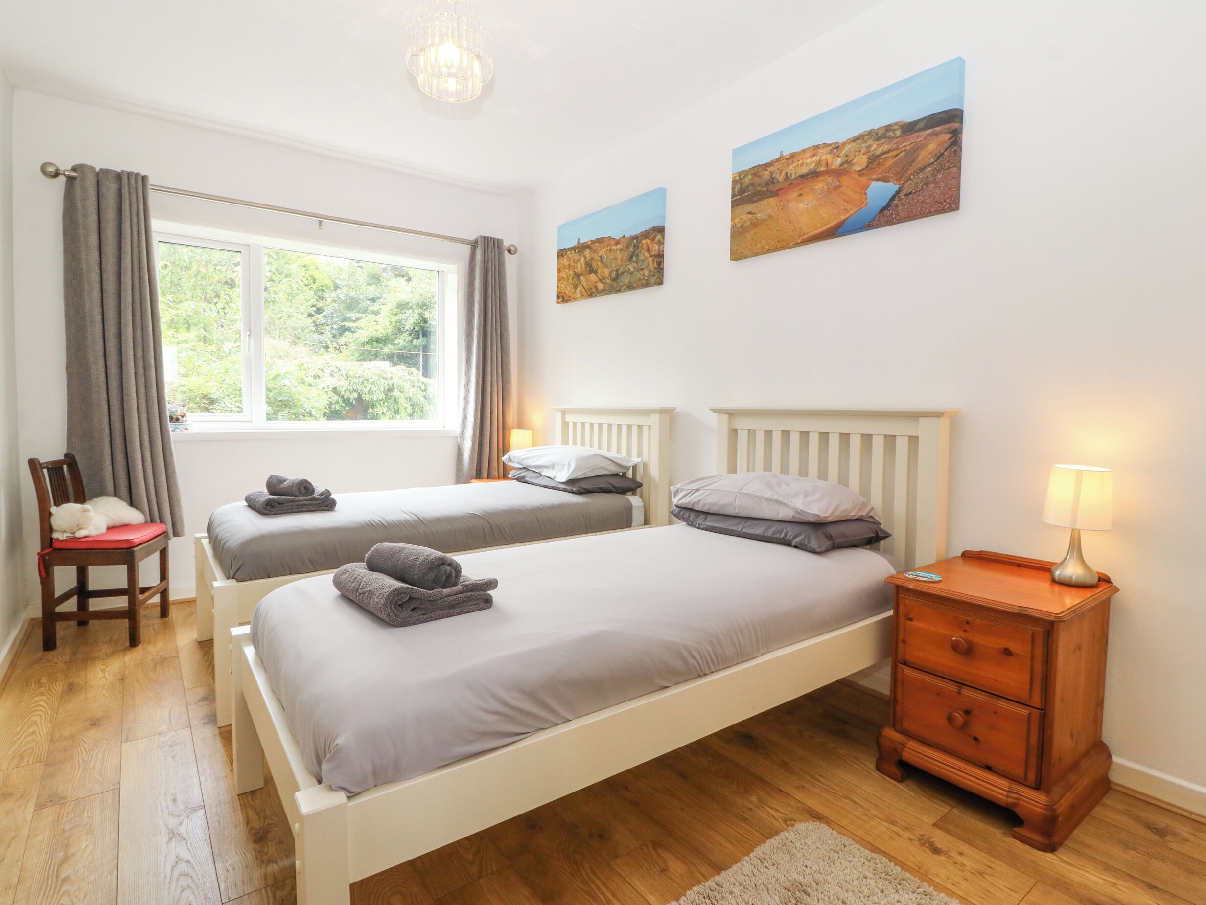 3 室のベッドルーム、客室ごとに異なる装飾、客室ごとに異なるインテリア、WiFi (無料)