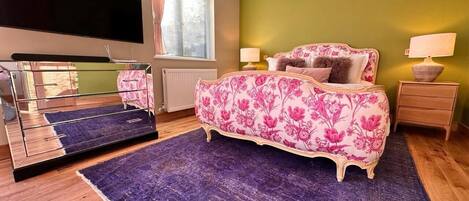 1 غرفة نوم ومكواة/لوح كي وواي فاي وملاءات أسرّة