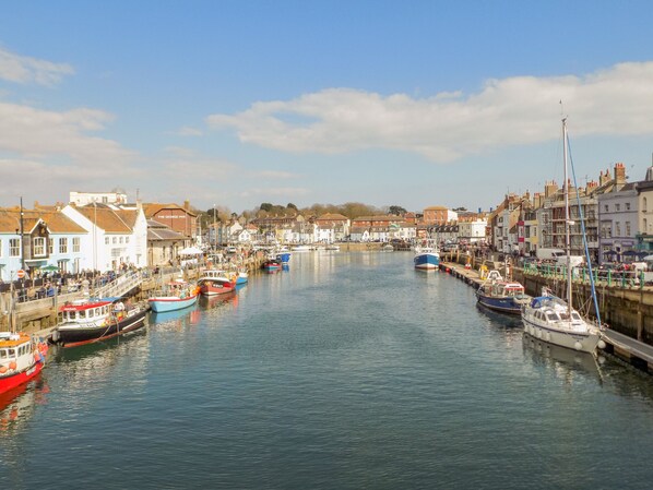 Interior - Harbour Reach 6 (Weymouth)