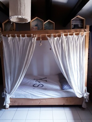 1 camera, ferro/asse da stiro, culla da viaggio, Wi-Fi gratuito