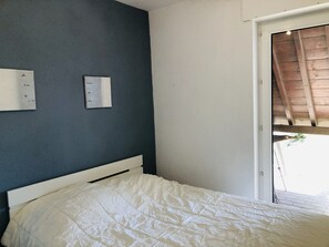 1 slaapkamer, een strijkplank/strijkijzer, gratis wifi