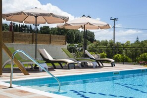 Villa | 4 bedrooms, WiFi