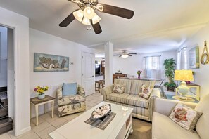 TV - PCB Group Retreat w/ Deck, 1 Block to Beach! (Panama City Beach)