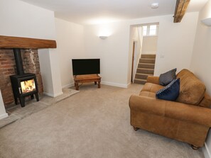 Cottage | Living room | Fireplace - The Grooms Cottage (York)