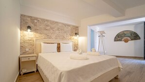 Unclassified image, 3 of 93, button - Luna's Alacati (Cesme)