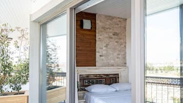 Economy Double Room | Ropa de cama de alta calidad y minibar con artículos gratuitos