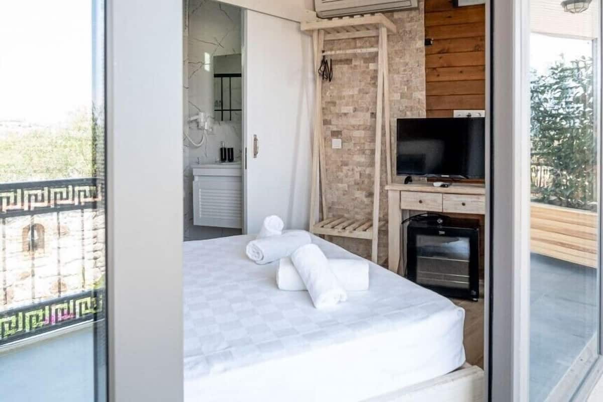 Economy Double Room | Literie de qualité, système d’insonorisation, accès au Wi-Fi (inclus)