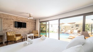 Unclassified image, 2 of 93, button - Luna's Alacati (Cesme)