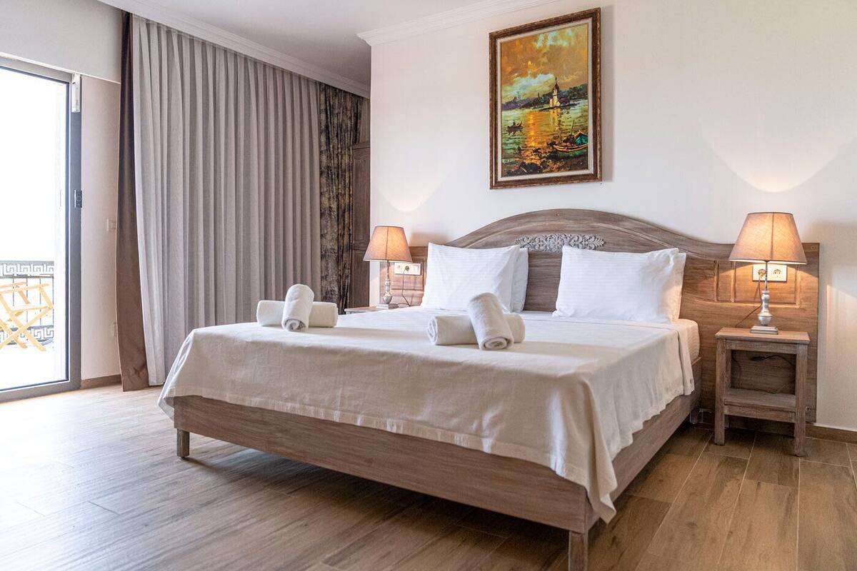Chambre Deluxe | Literie de qualité, système d’insonorisation, accès au Wi-Fi (inclus)