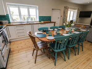 Cottage | Cuisine privée | Réfrigérateur, micro-ondes, lave-vaisselle, bouilloire électrique