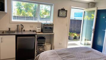 1 多间卧室、办公桌、免费 WiFi、床单