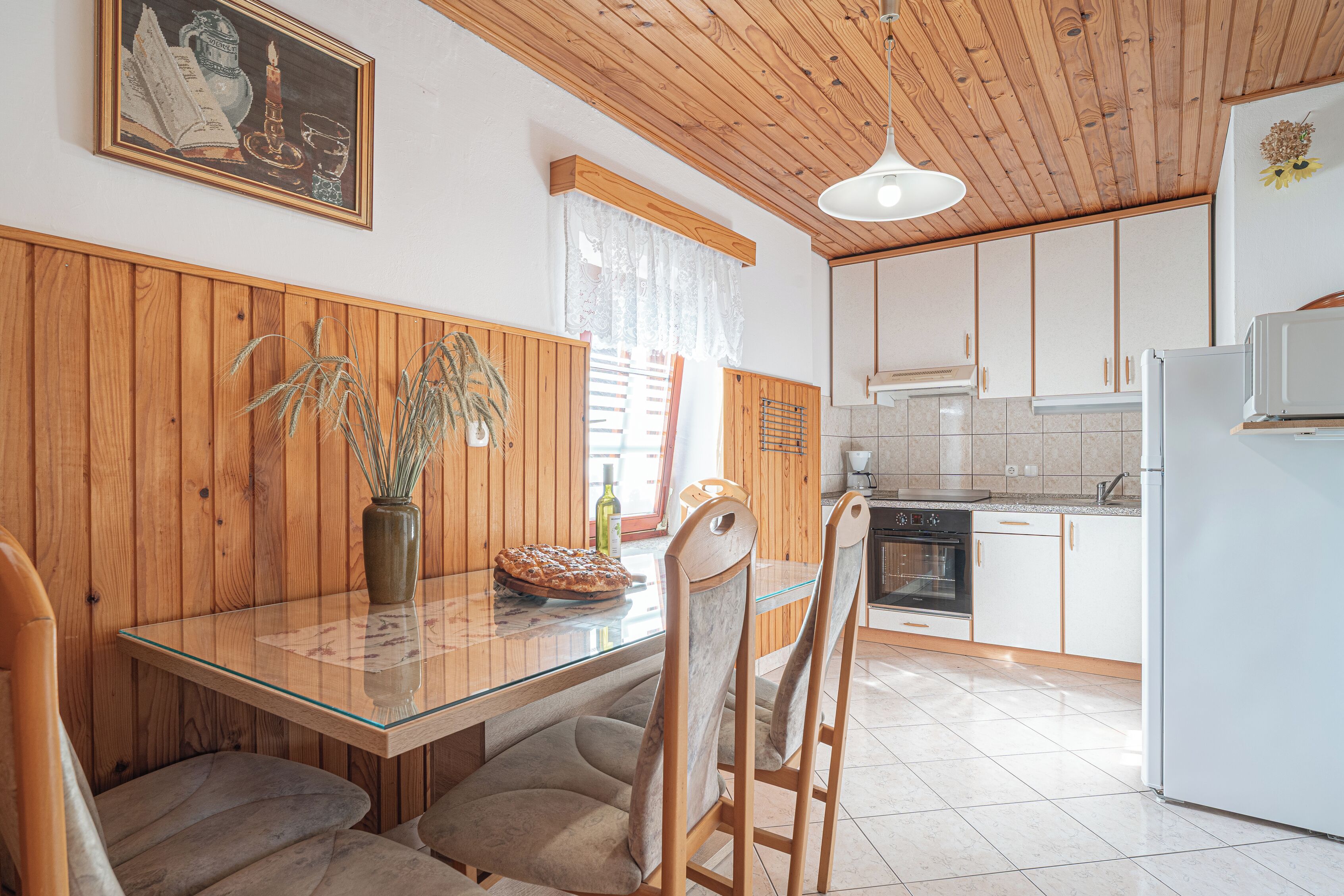 Apartment | Private kitchen | Full-sized fridge, microwave, stovetop, electric kettle