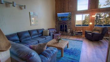 Télévision, cheminée