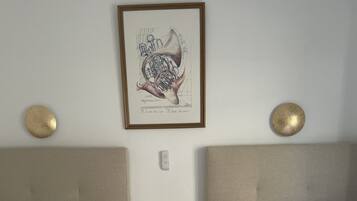 2 bedrooms, iron/ironing board, travel cot, free WiFi