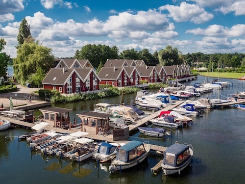 FH „Kolumbus Wasserterrasse“ 98m², 6+2 Pers. im Marinapark Scharmützelsee, Sauna, Whirlpool, Kamin