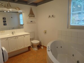 Bathroom - FH „Kolumbus Wasserterrasse“ 98m², 6+2 Pers. im Marinapark Scharmützelsee, Sauna, Whirlpool, Kamin (Wendisch Rietz Siedlung)