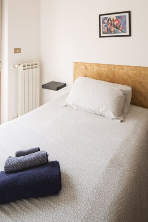 2 bedrooms, desk, iron/ironing board, travel crib