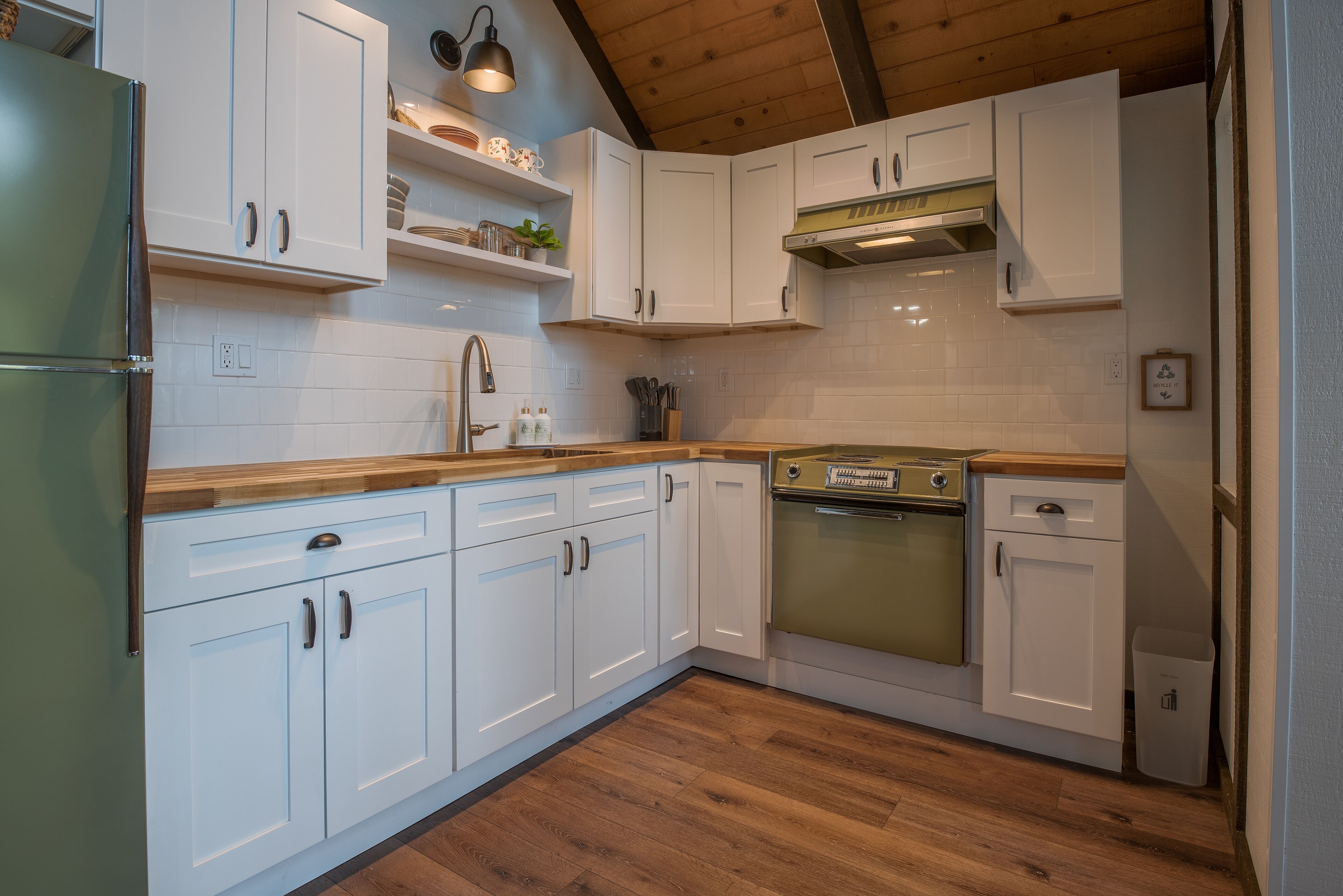 Petal Pines Cabin ~ Awesome A-Frame with A/C: 2  BR, 1  BA Chalet in Arnold, Sleeps 6