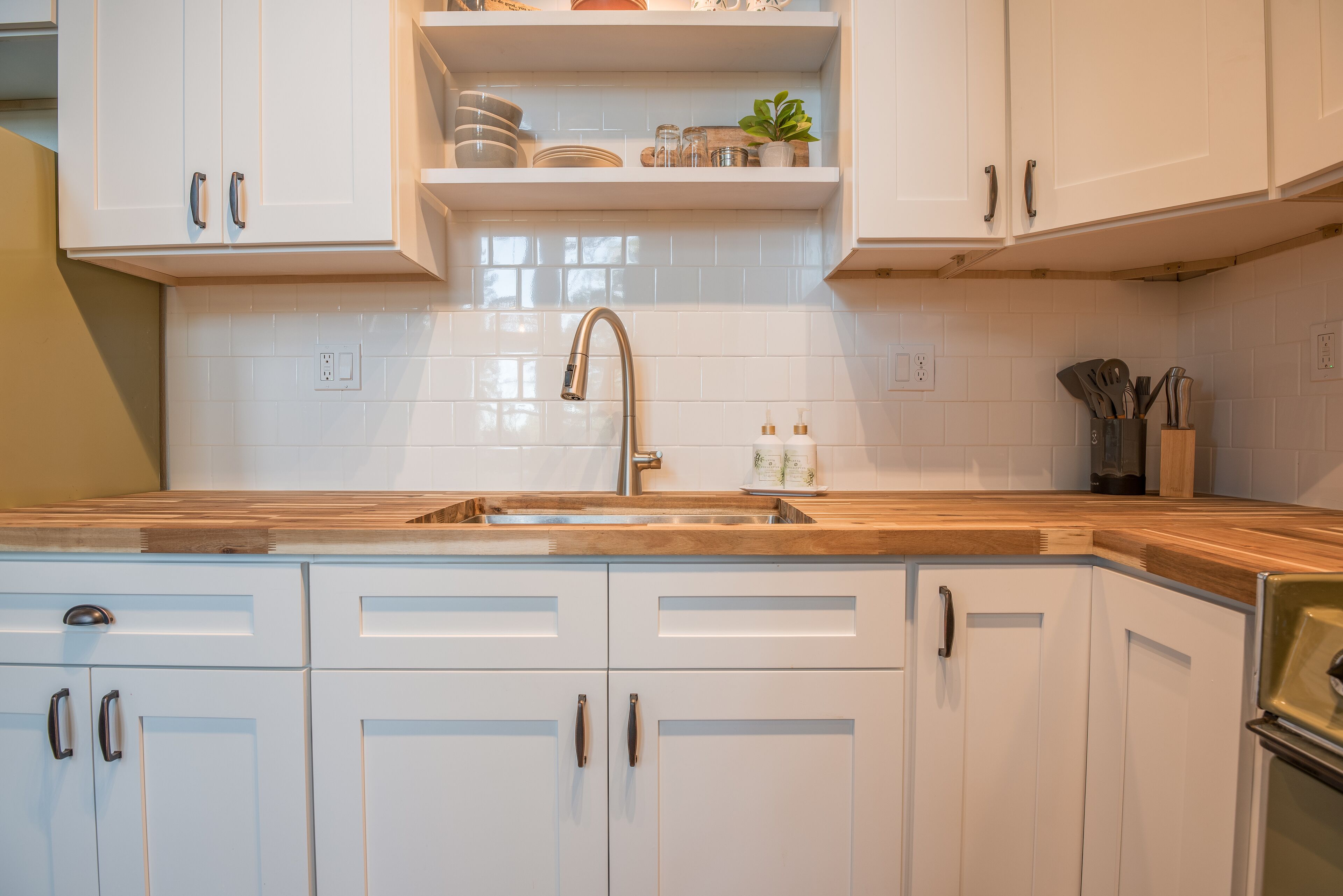 Petal Pines Cabin ~ Awesome A-Frame with A/C: 2  BR, 1  BA Chalet in Arnold, Sleeps 6