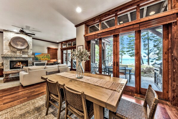 Dining - Lakefront Villa w/ luxury ammenities near Heavenly | SS5 (South Lake Tahoe)