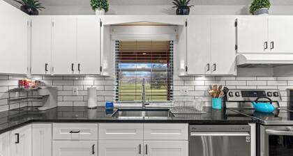 Modern Oasis: Tranquil Living in Royal Palm Beach