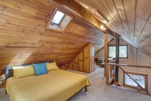 3 室のベッドルーム、WiFi (無料)、ベッドシーツ