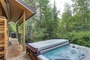 Terrace/patio - Aspen Acre – Hot tub, wraparound deck, fireplaces & modern mountain charm! (Lead)