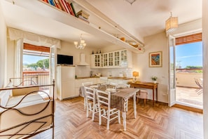 Standard Apartment, Multiple Bedrooms (Terrazza Apuana A Few Steps From The) | Interior - Terrazza Apuana A Few Steps From The Sea (Forte dei Marmi)