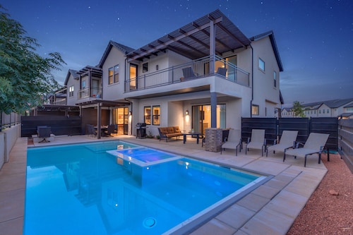 Oasis at Ocotillo 48, Private Pool and Spa! Ping Pong table, Nintendo Switch & Resort pool