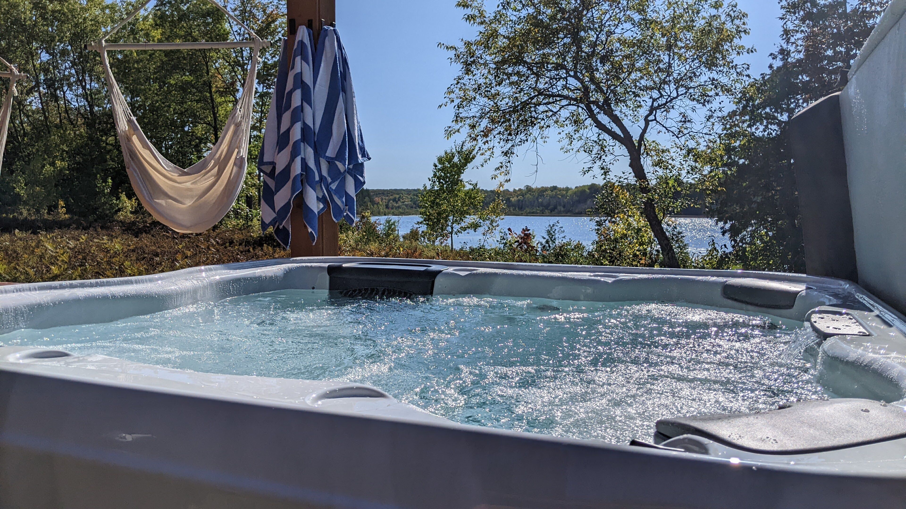 Top 7 Lake Cabin Rentals near Lake Charlevoix Michigan, USA Updated