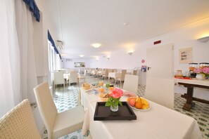 Breakfast area - Fortuna Beach Hotel (Lacco Ameno)