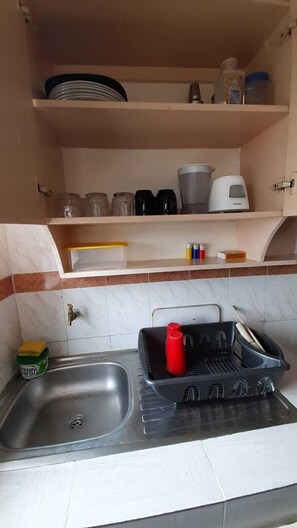 Lägenhet Comfort | Eget kök | Kylskåp, mikrovågsugn och grytor/köksredskap
