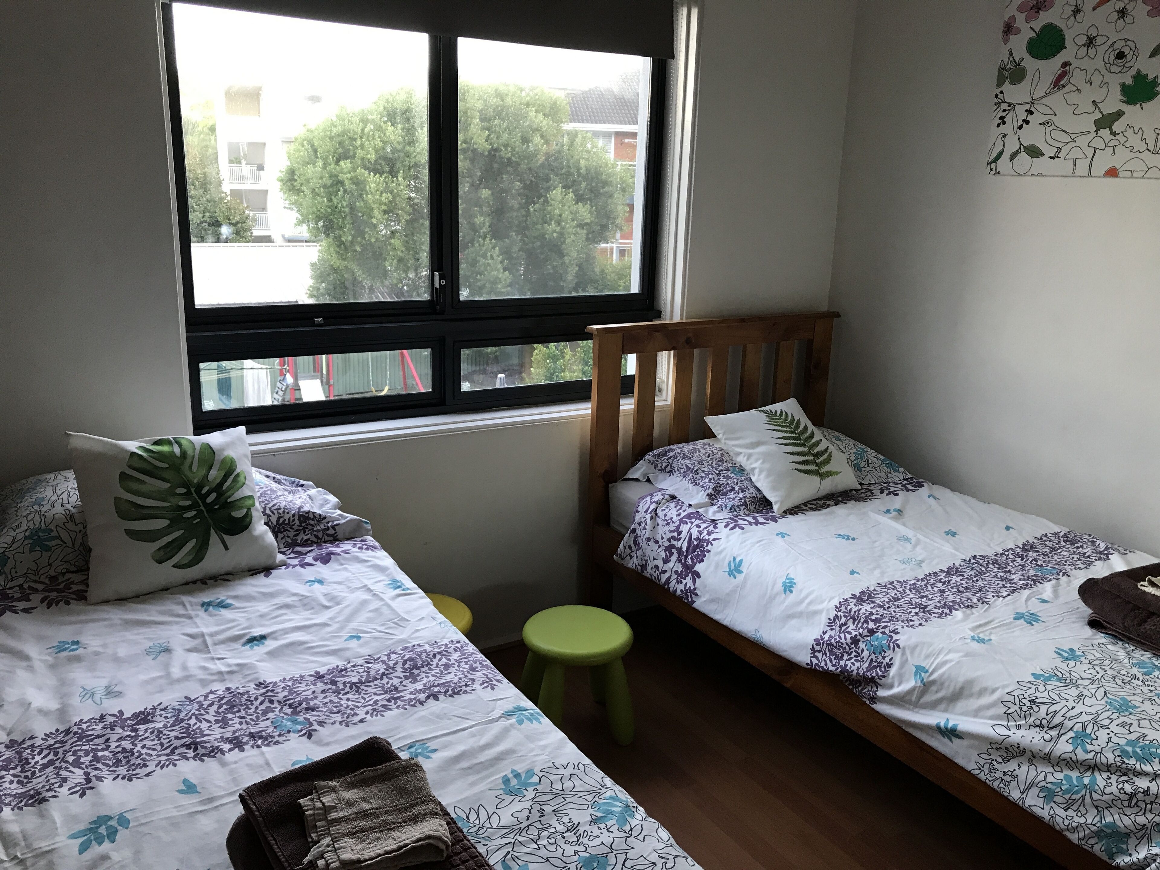 Sunny apartment with balcony next to the beach — image 9