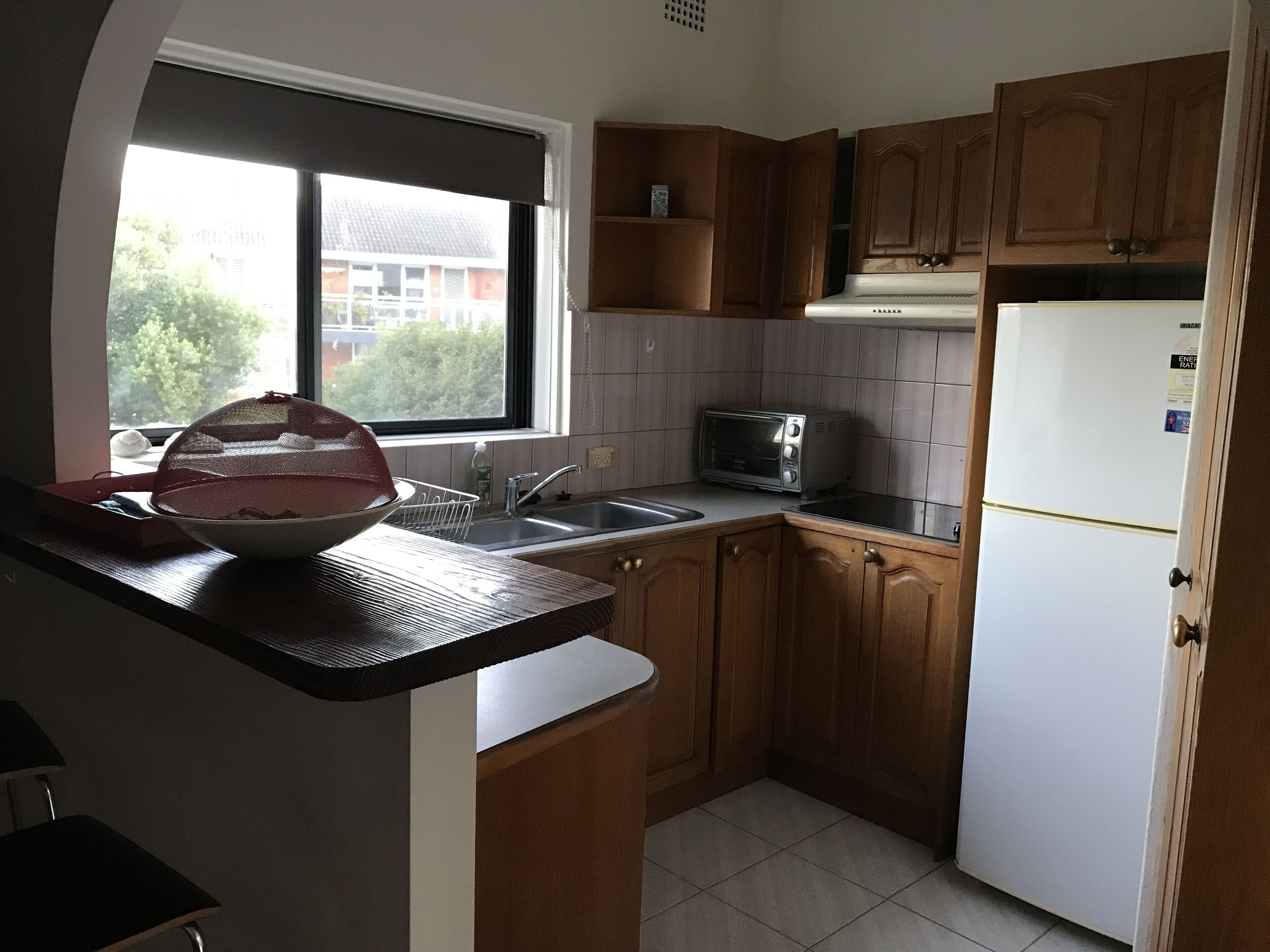 Sunny apartment with balcony next to the beach — image 6