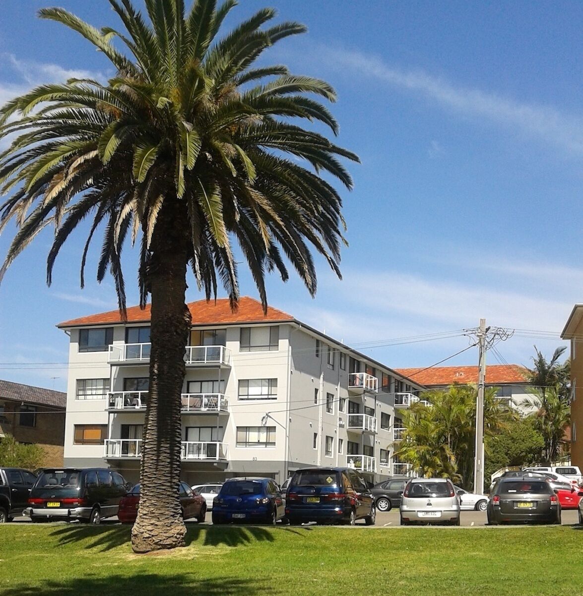 Sunny apartment with balcony next to the beach — image 12