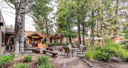 Amazing Resort - Pools, Hot Tub, Hiking, 10 min to Bend and Bachelor