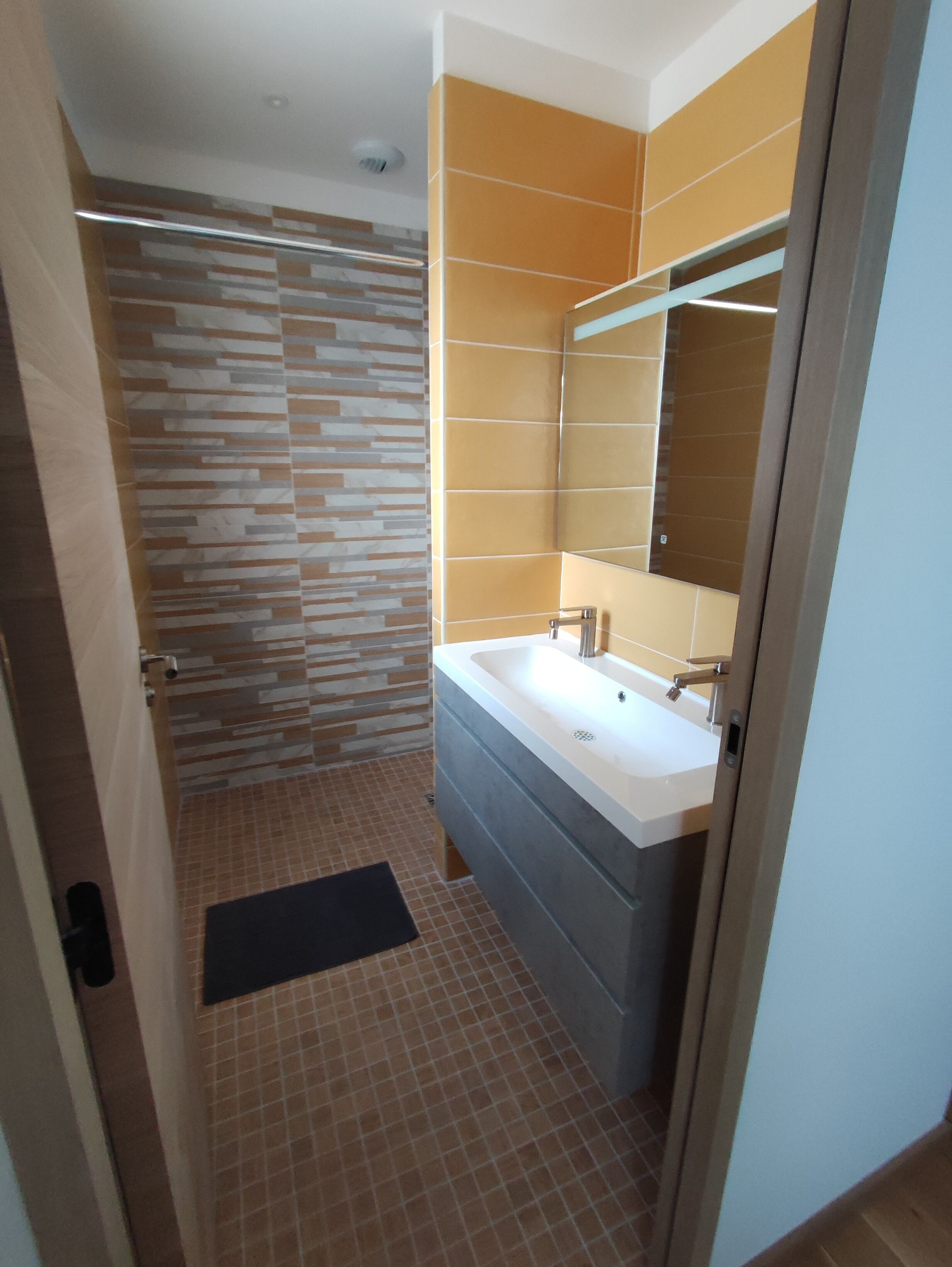 WARM HOLIDAY VILLA WITH JACUZZI