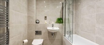 Host & Stay | Farrier William