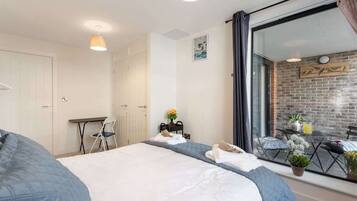 2 soverom, strykejern/-brett, wi-fi og sengetøy