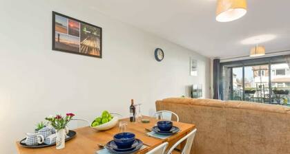 Host & Stay | Farrier William